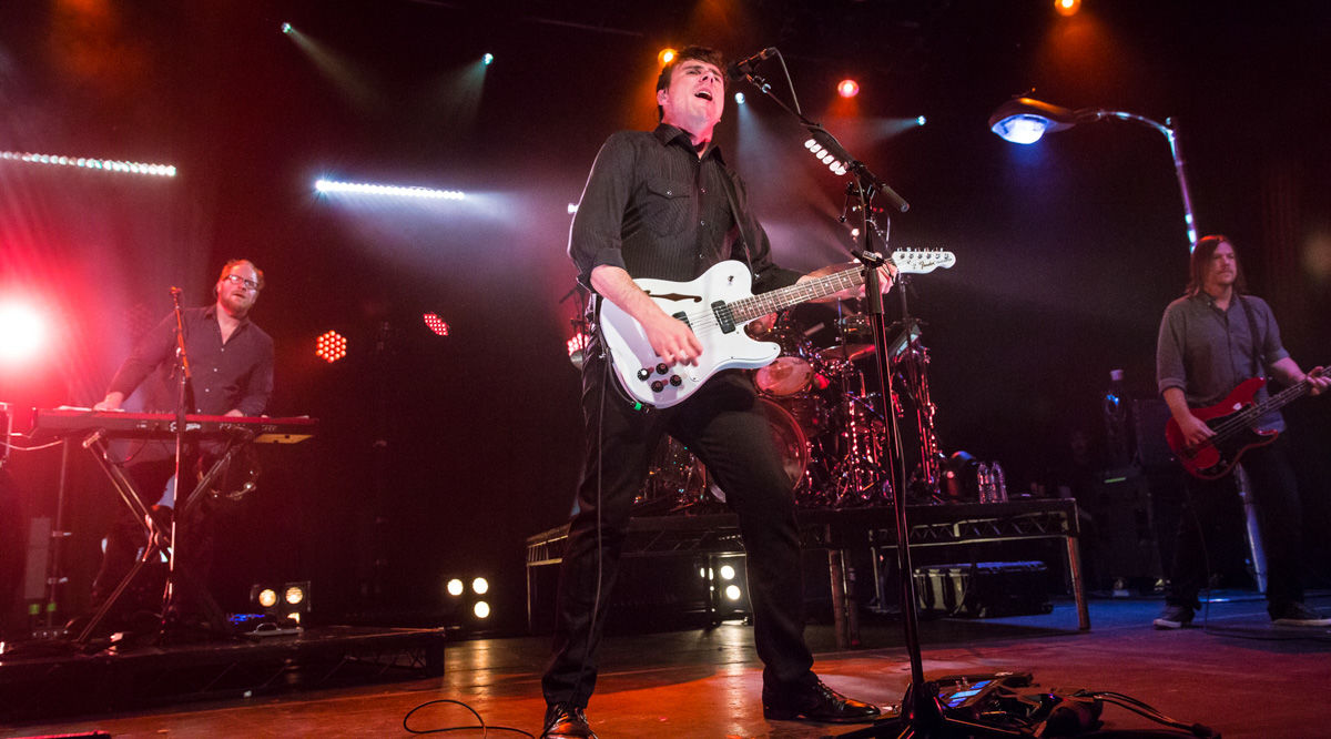 Jimmy Eat World Sports Updated, Underwhelming Sound On 2019 Album